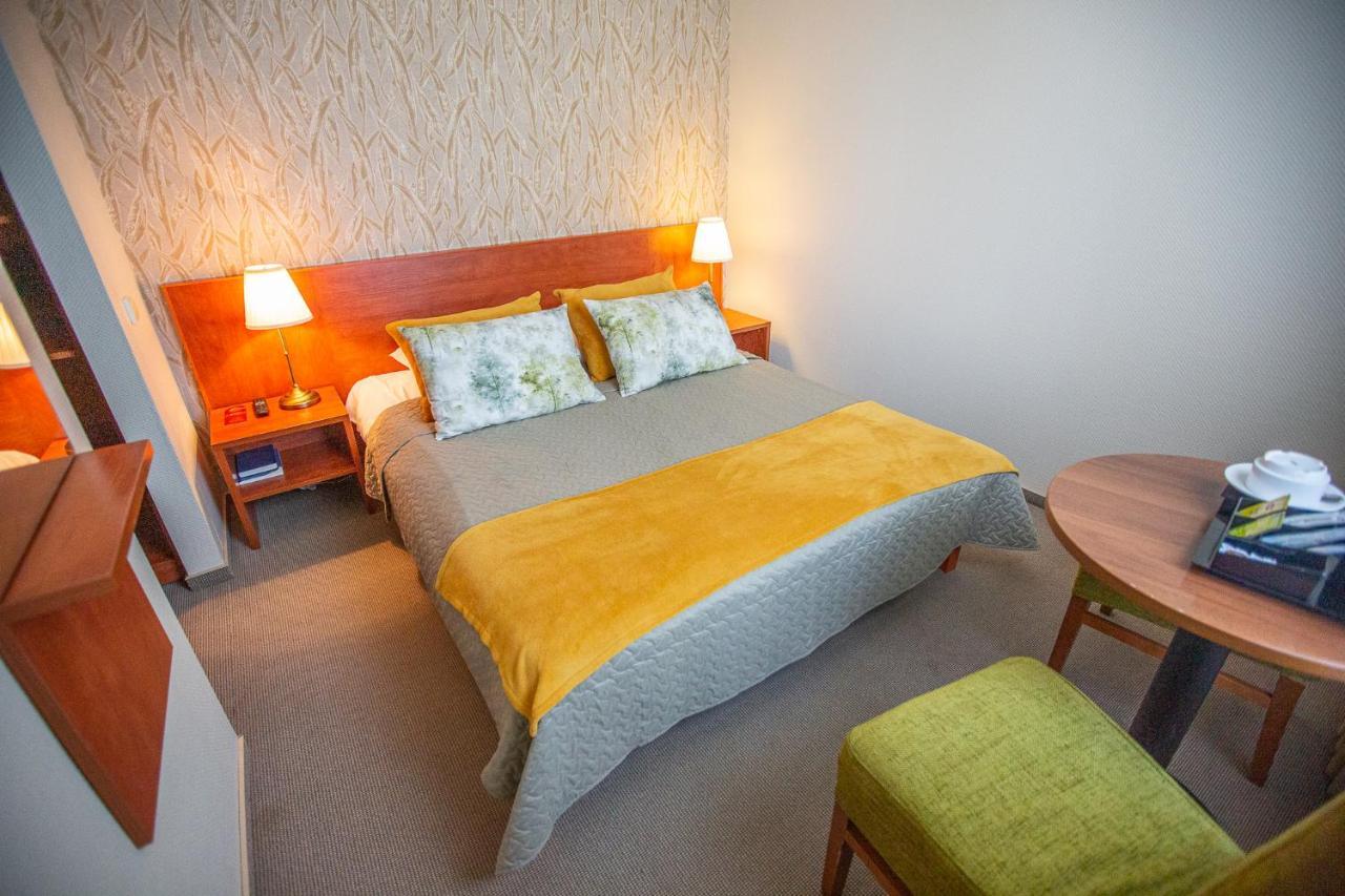 Zuvedra Hotel Игналина Екстериор снимка